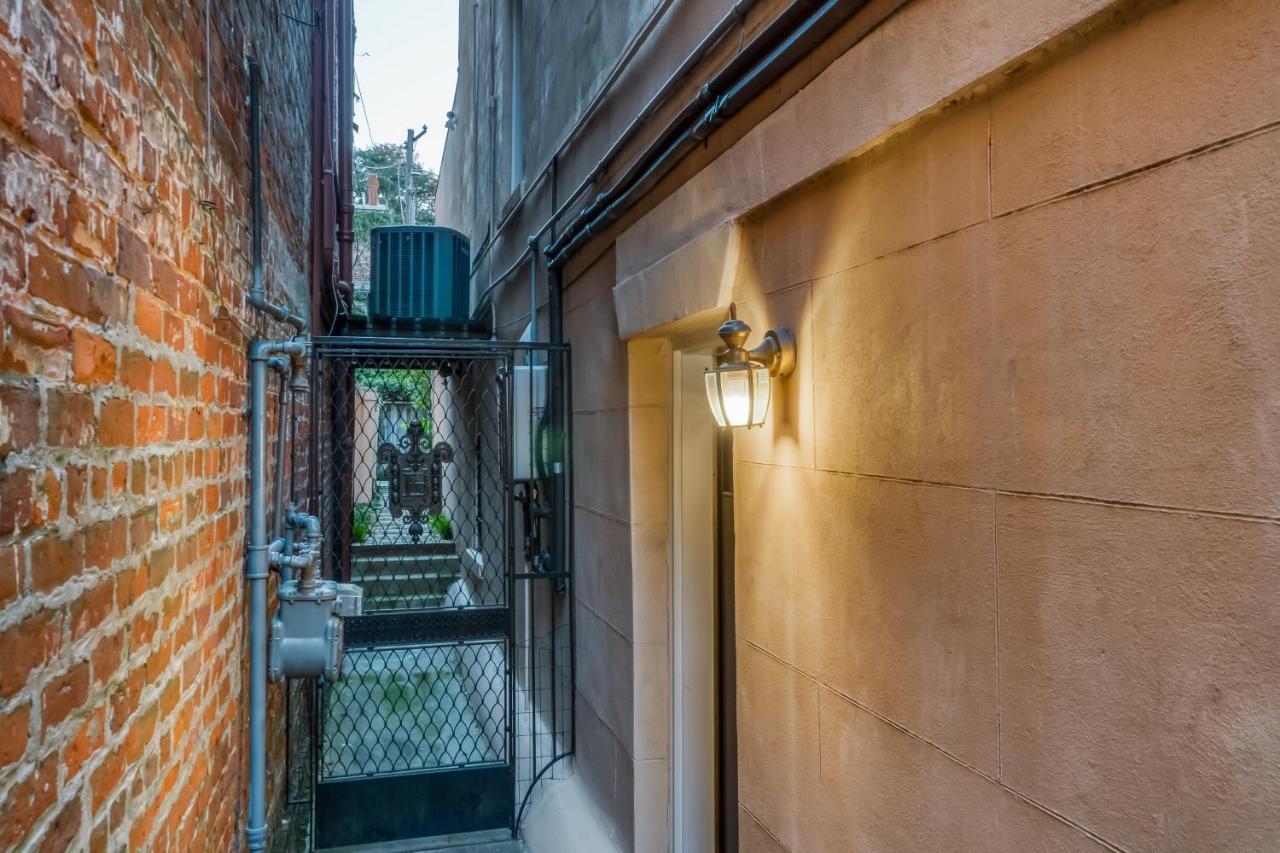 Garden Level On Charlton Villa Savannah Bagian luar foto